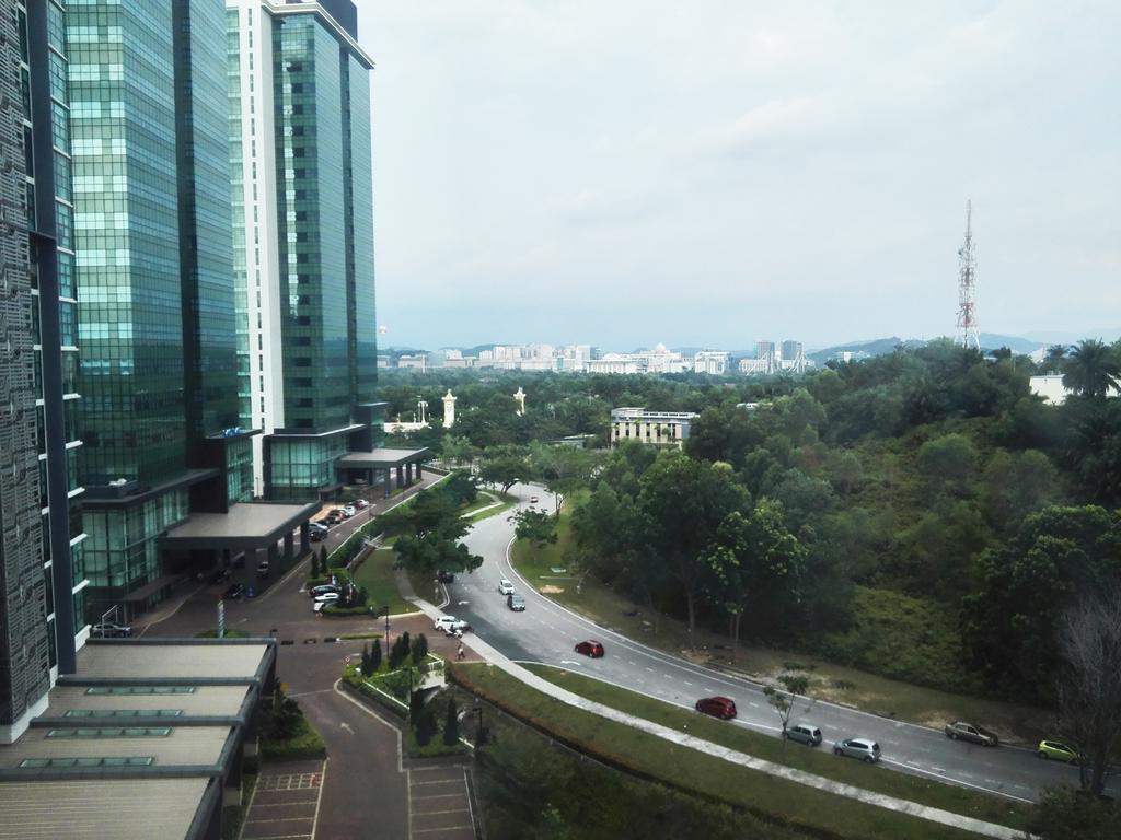 Cyberjaya Soho&Family Suites Bagian luar foto